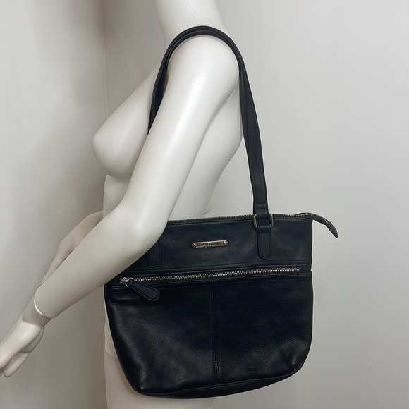 Stone Mountain USA Black Shoulder Handbag Silver Hardware Exterior Zip Pocket - Picture 3 of 17